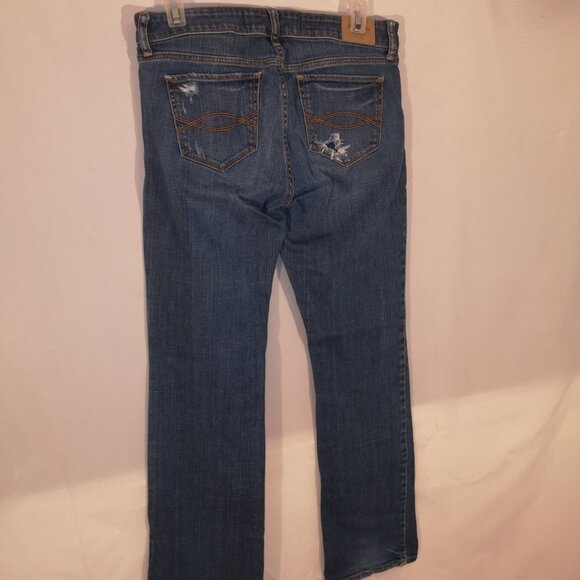 Abercrombie & Fitch Distressed Ladies Size 8 Medium Wash Straight Leg Blue Jeans - Picture 2 of 5